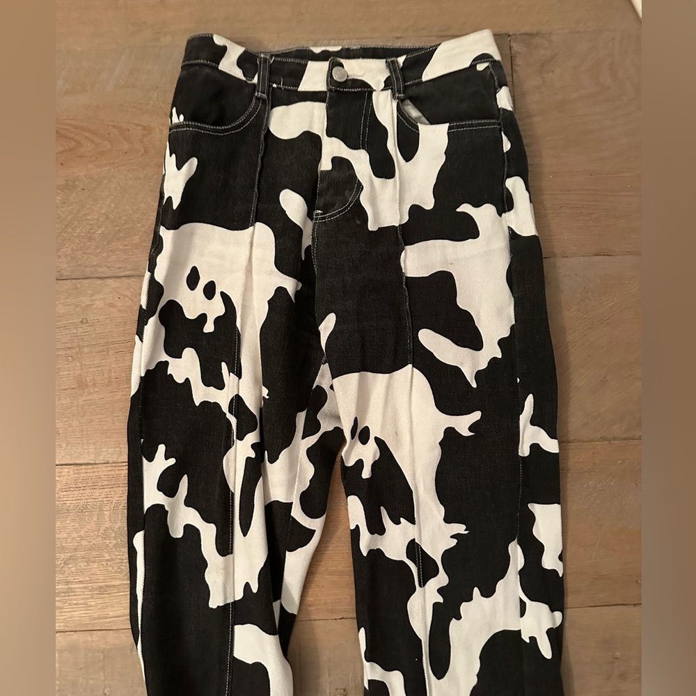 princess polly cow patterned pants lightly worn but great condition size small